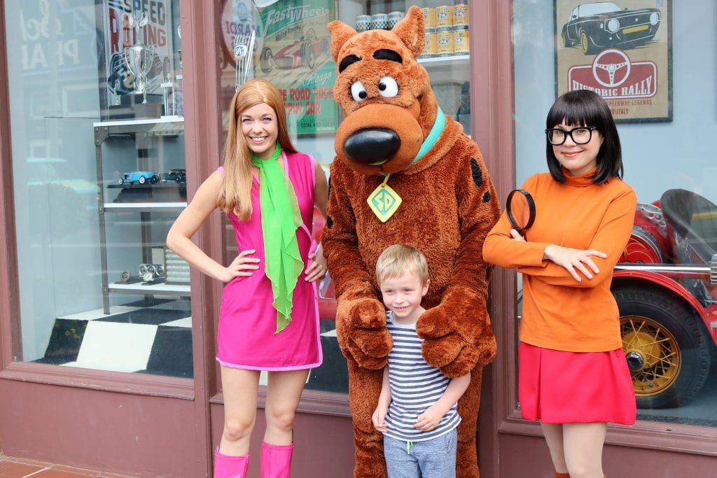Meeting Scooby Doo at Universal Studios