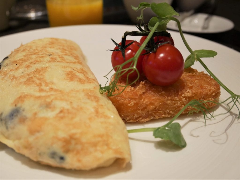 Omelette for breakfast at Taj 51