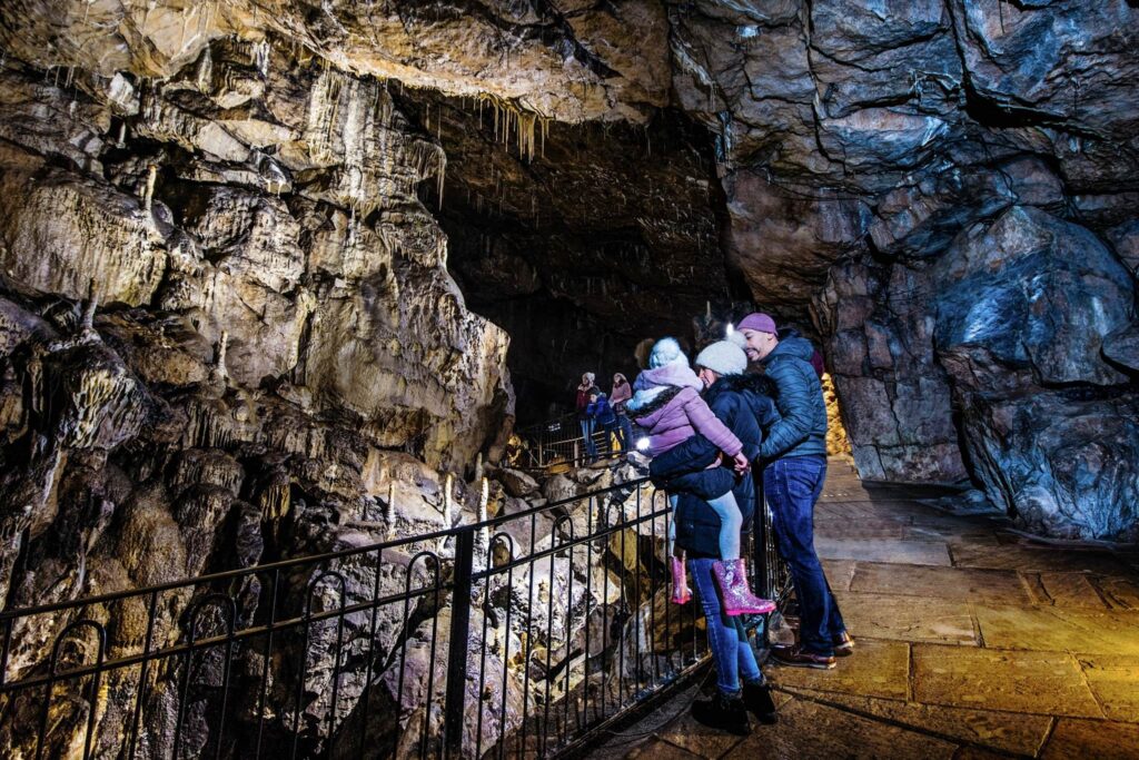 Poole's Cavern and Buxton Country Park