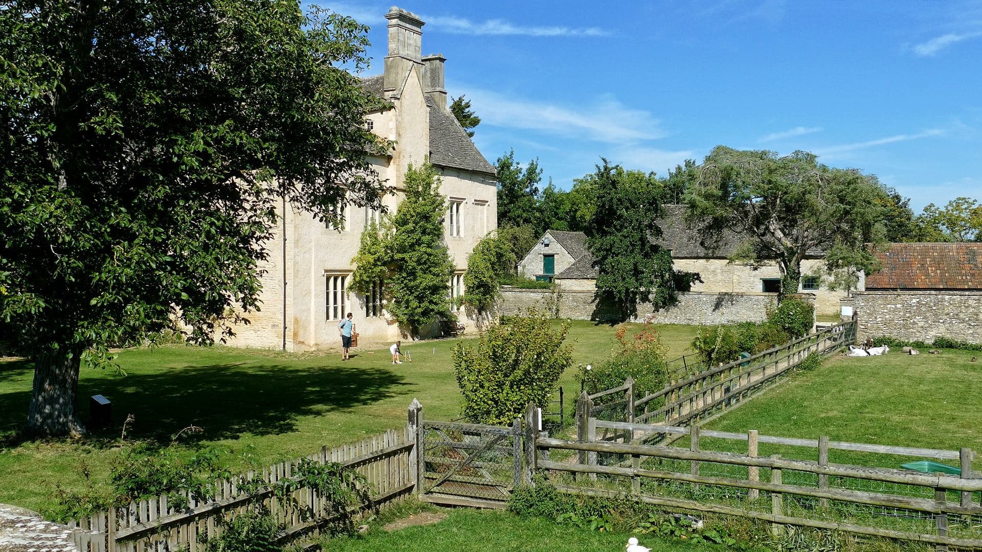 Cogges Manor Farm