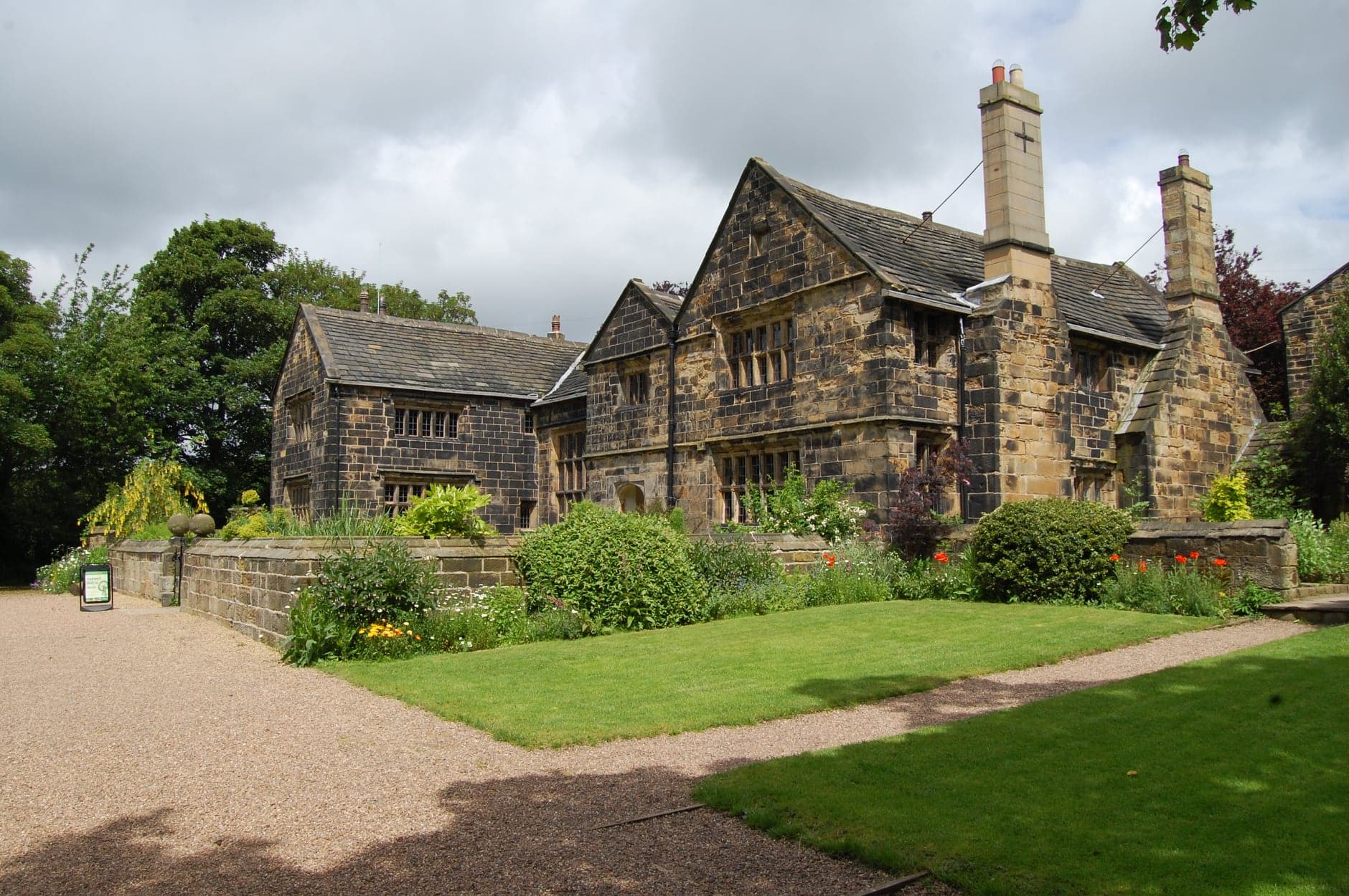 Oakwell Hall and Country Park