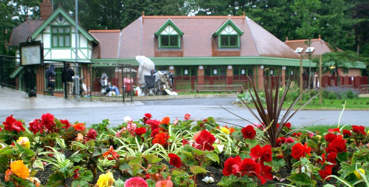 Queen s Park Chesterfield Where To Go With Kids Derbyshire queen-s-park-chesterfield-where-to-go-with-kids-derbyshire