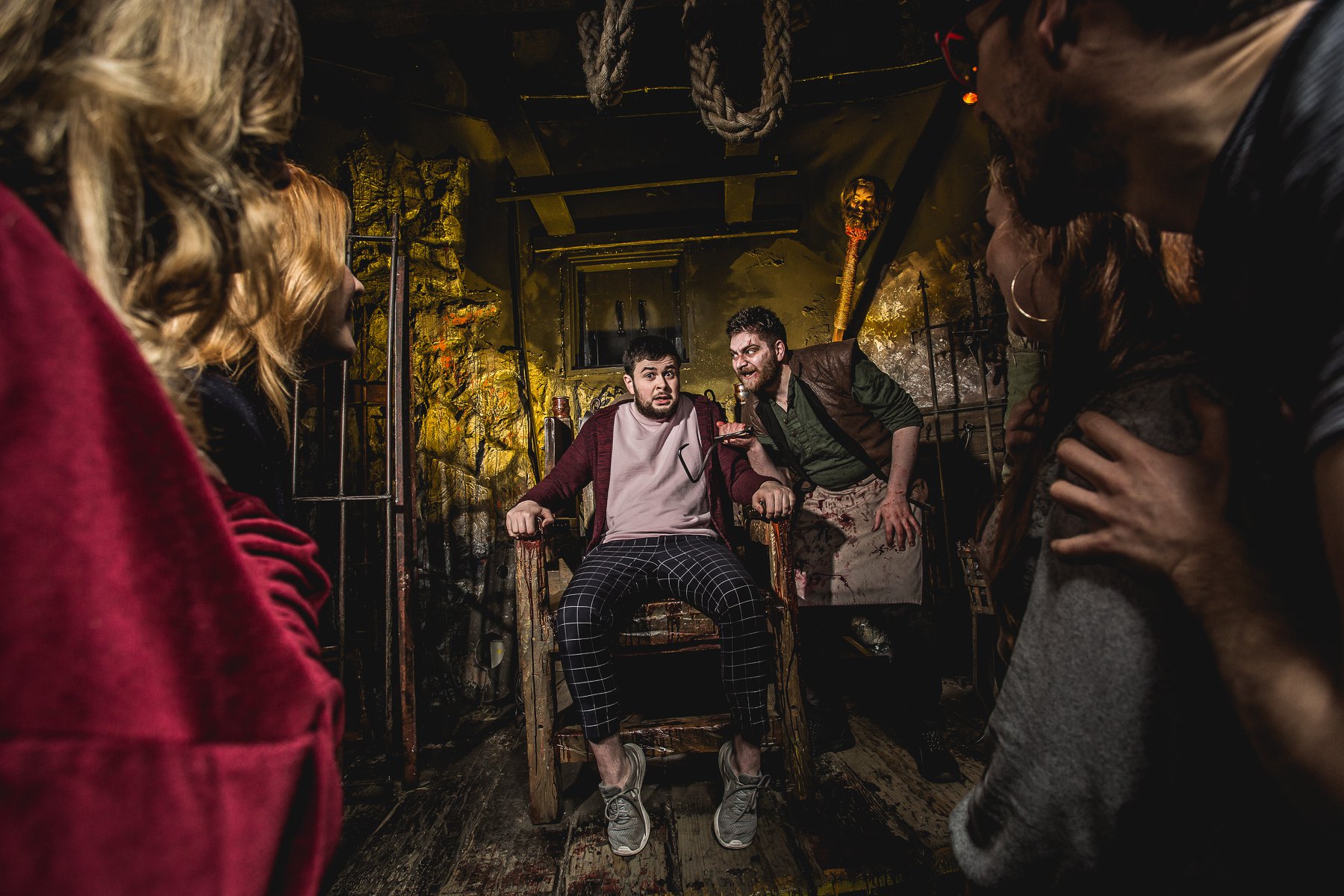 visit edinburgh dungeons