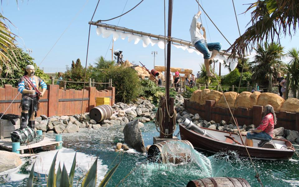 Pirates Cove adventure Golf Great Yarmouth