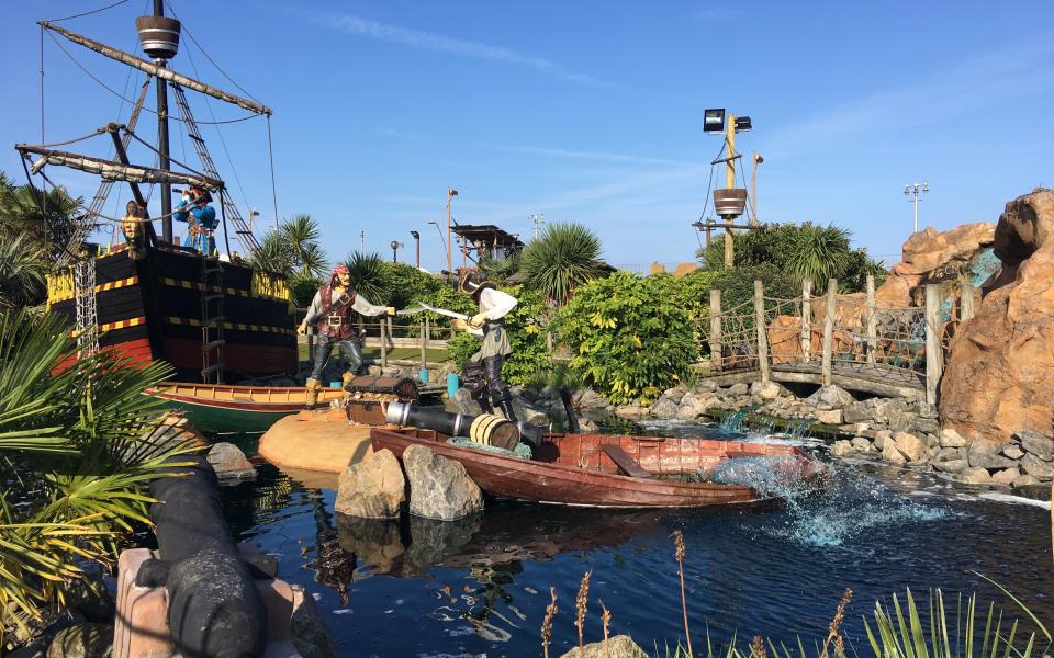 Pirates Cove adventure Golf Great Yarmouth