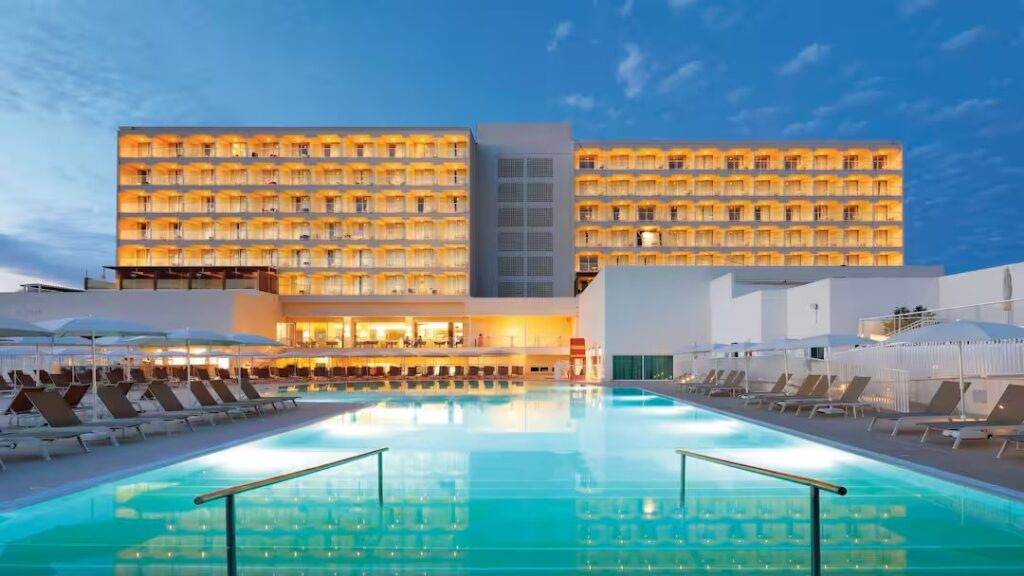 Palladium Hotel Menorca swimming pool