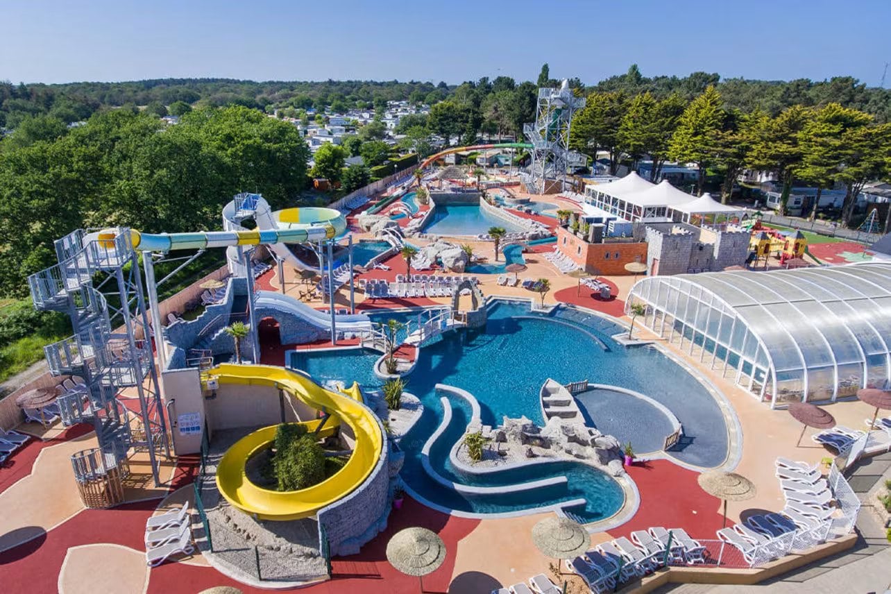 Domaine de Léveno waterslides and pool