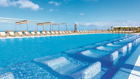 8 Best Family Friendly Hotels in Cape Verde