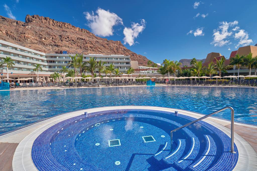 Radisson Blu Resort & Spa Gran Canaria pool