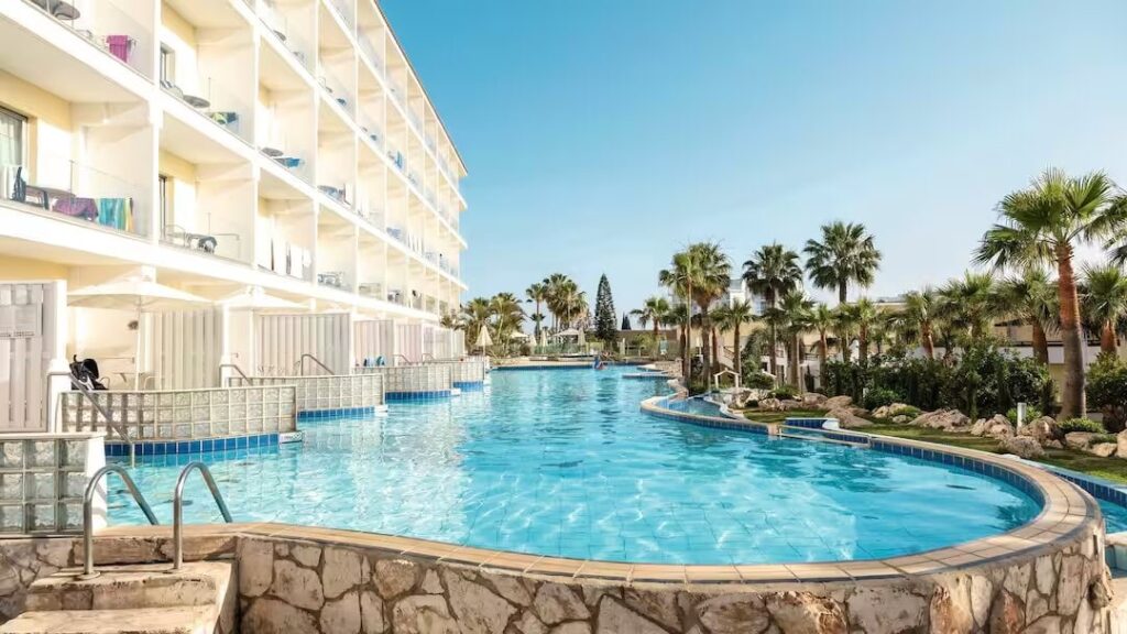 TUI BLUE Atlantica Aeneas Resort swim up rooms