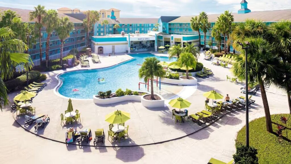 The Avanti Resort swimming pool