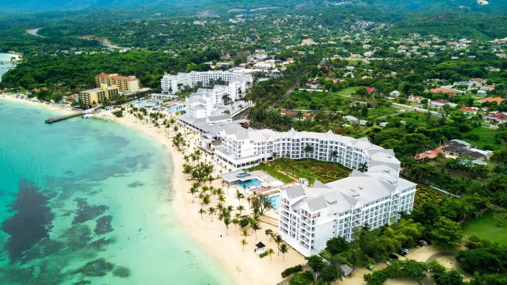 Riu Ocho Rios beach and hotel