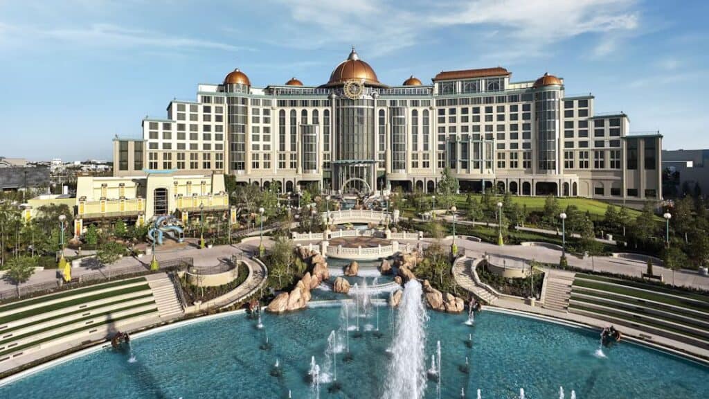 Universal Helios Grand Resort Hotel