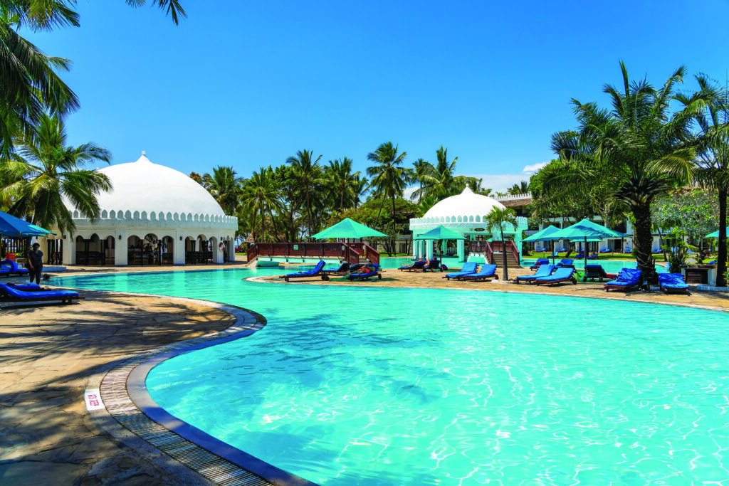 Southern Palms Beach Resort swimming pool