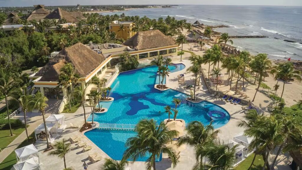 Bahia Principe Luxury Akumal swimming pool
