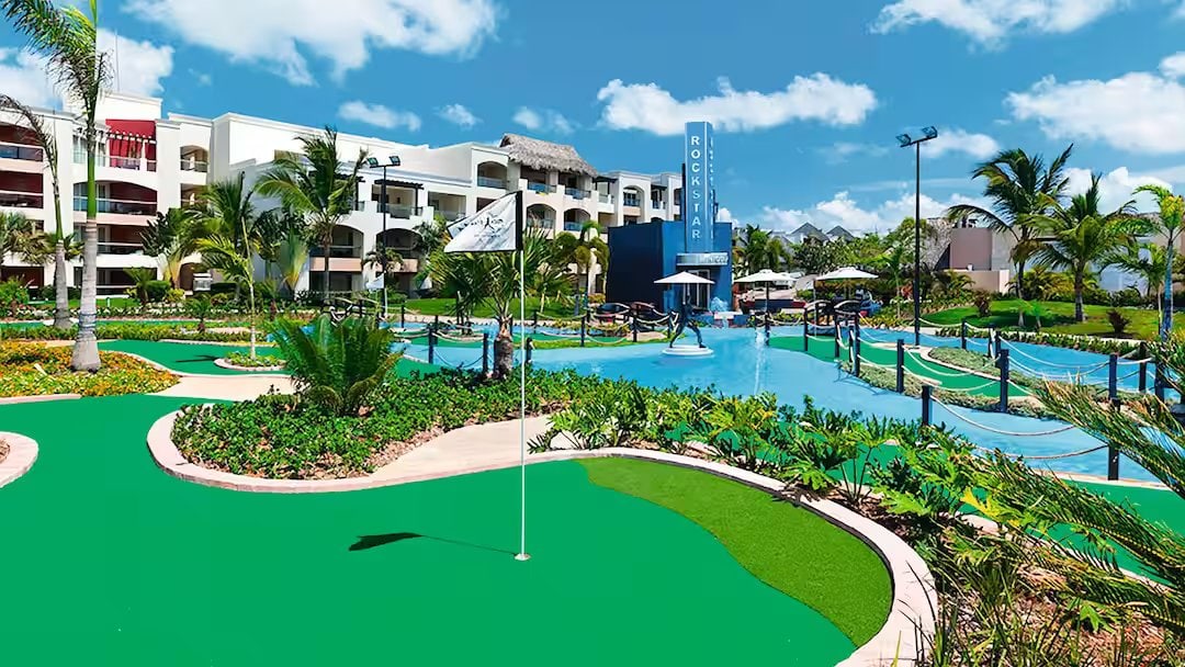 Hard Rock Hotel & Casino Punta Cana mini golf