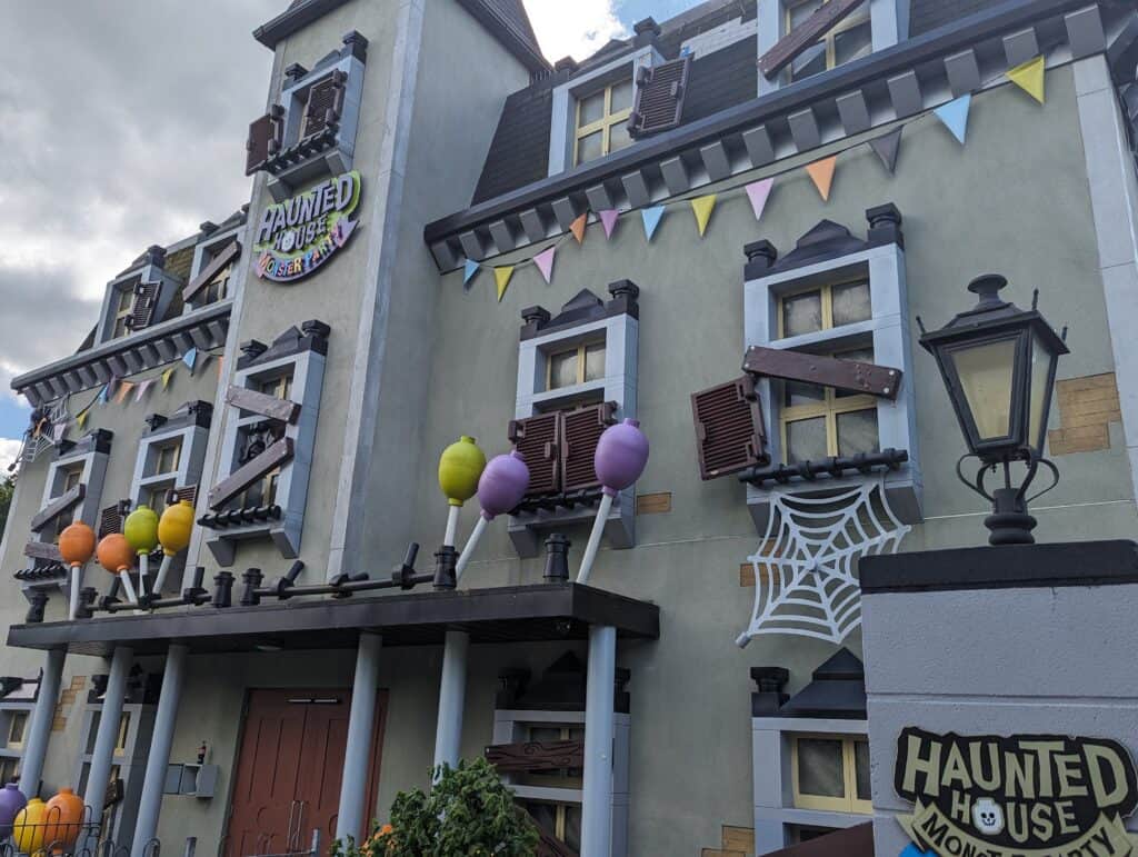 LEGOLAND Windsor haunted house ride