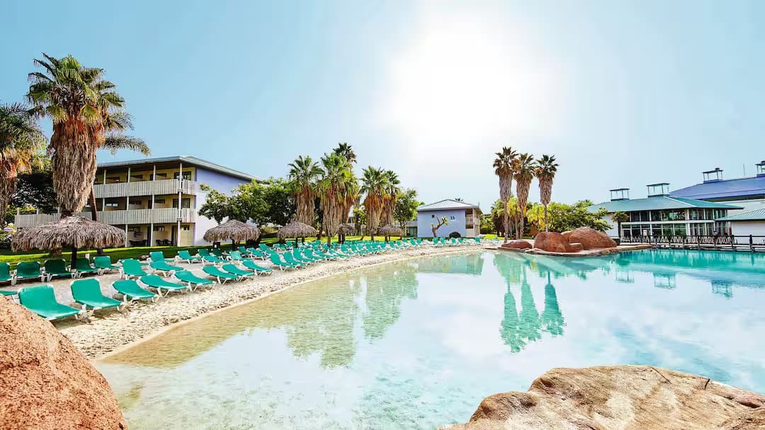 Hotel Caribe PortAventura outdoor pool with beach access