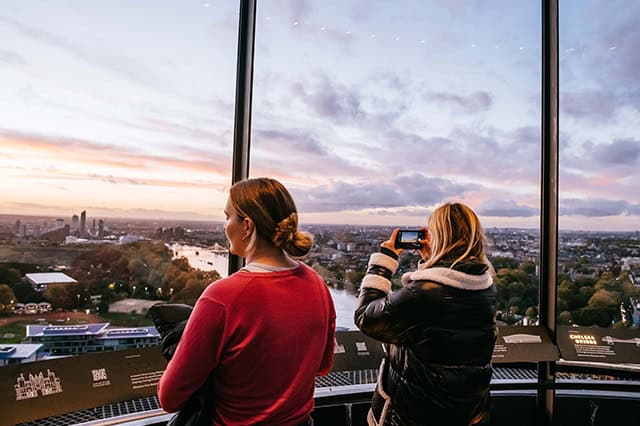 The Chimney Lift - Battersea Power Station 