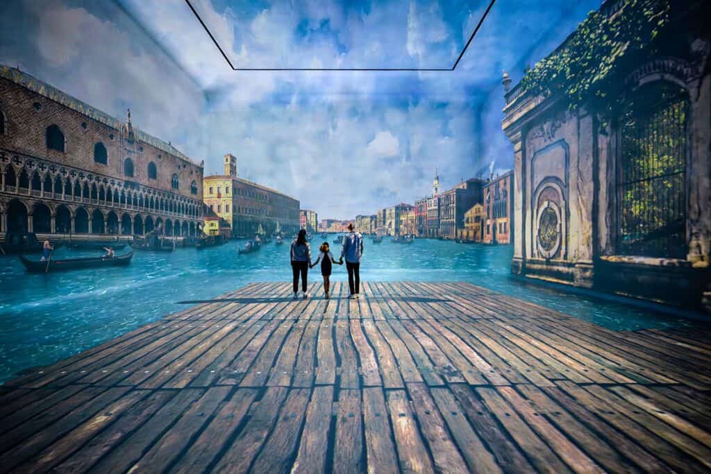 Frameless Immersive art experience