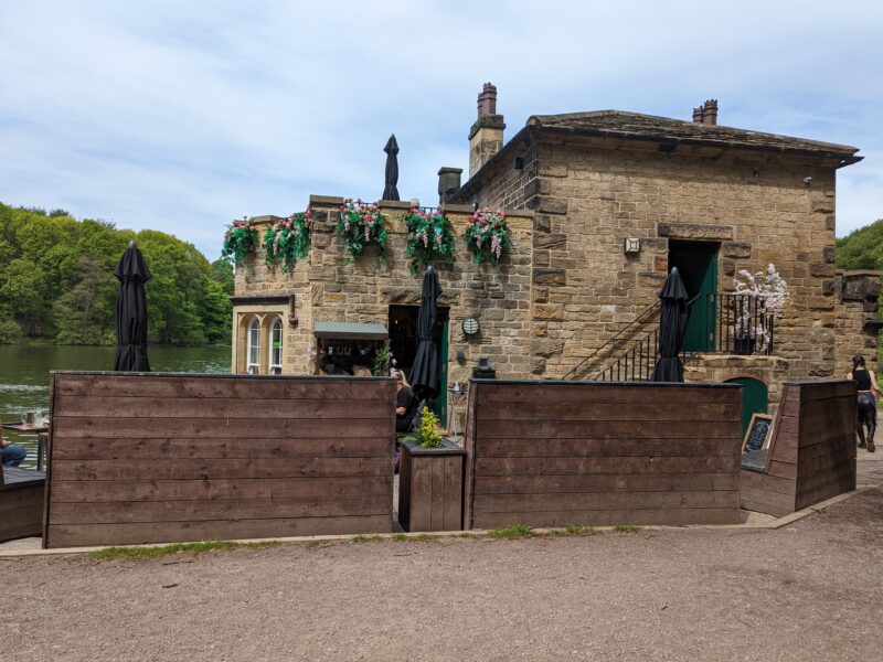 Newmillerdam Country Park