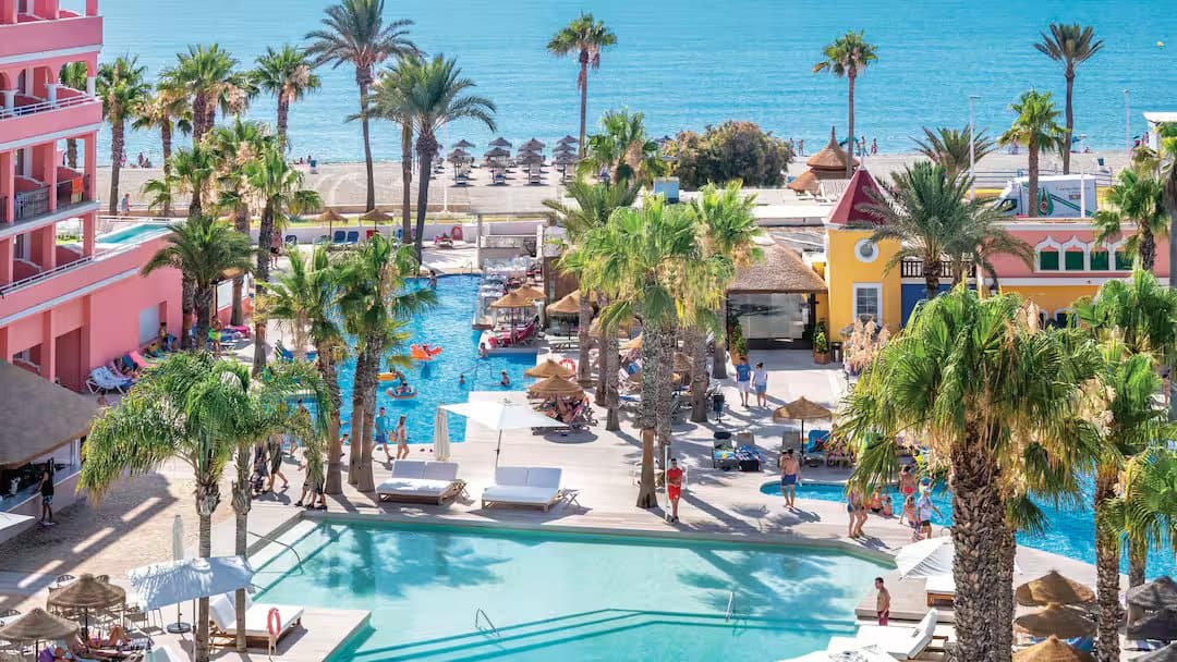 Mediterraneo Bay