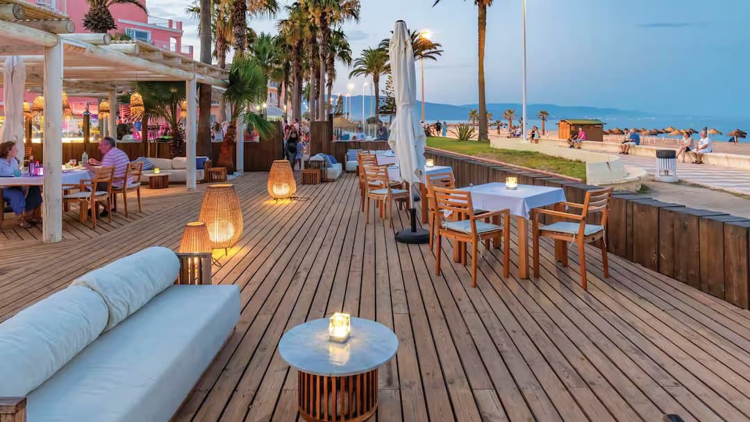 Mediterraneo Bay