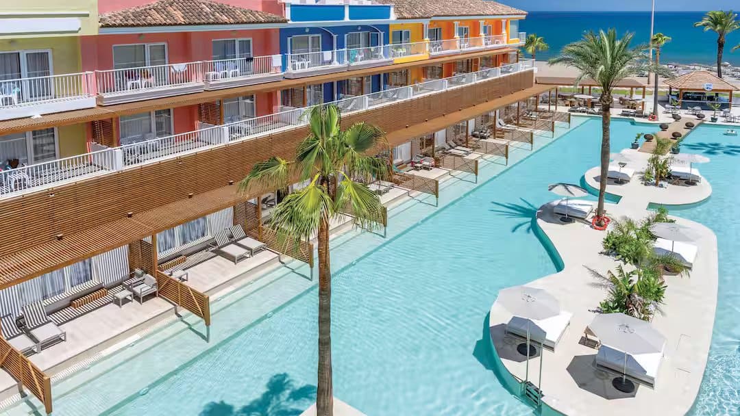 Mediterraneo Bay